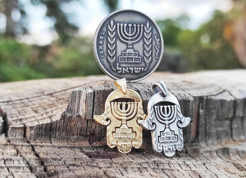 תליון לאשה