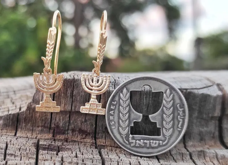 עגילים אונלין