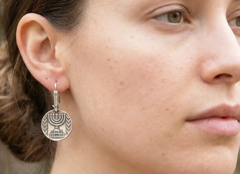 מעצב תכשיטים ישראלי