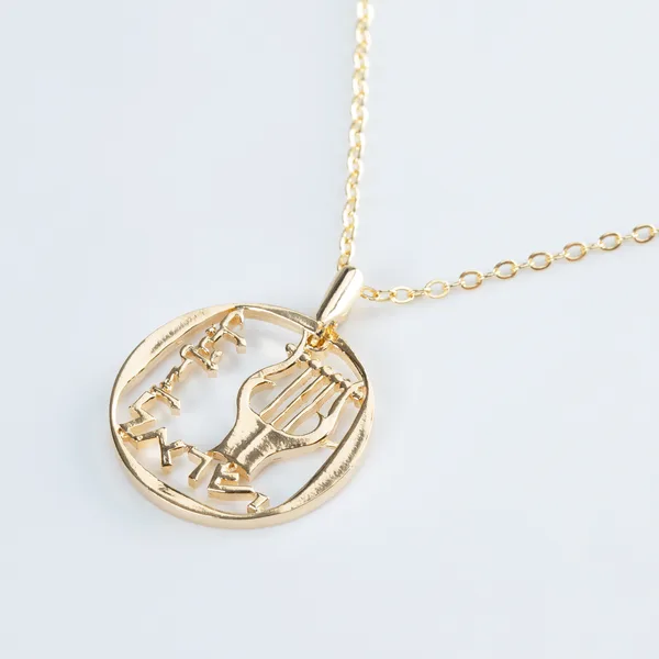 תכשיטים רומנטיים לאישה