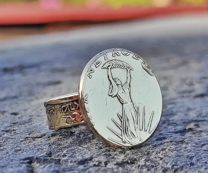 אונליין תליונים מתנה לאישה