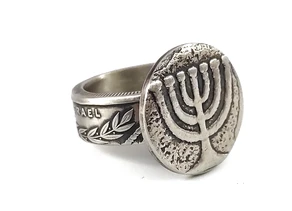 טבעת מנורה - עשויה משני   מטבעות ישראליים