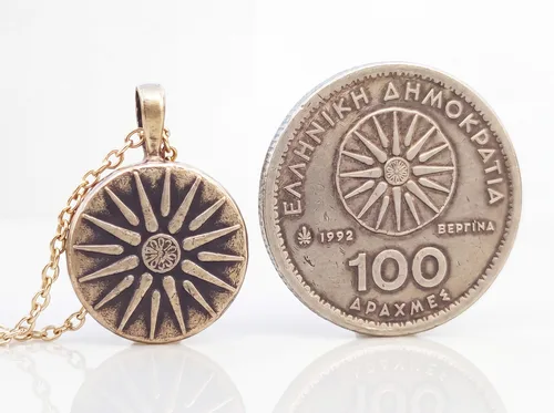 תליון ממטבע 100 דרכמה, יוון